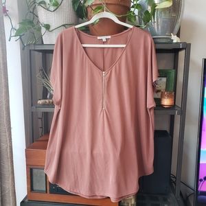 Green Envelope zipper front top, soft brown, 2X